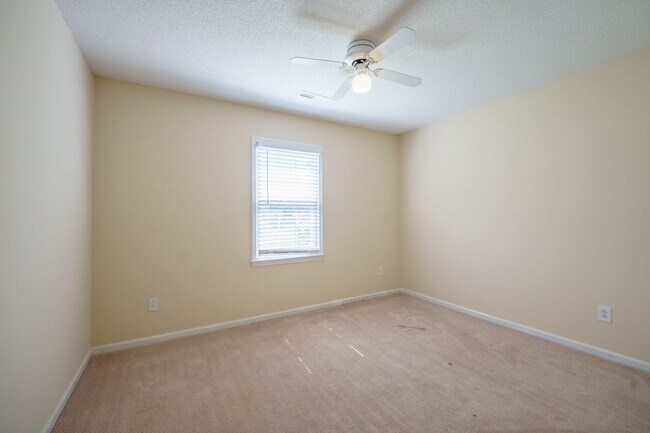 Building Photo - 5142 Blackberry Ln