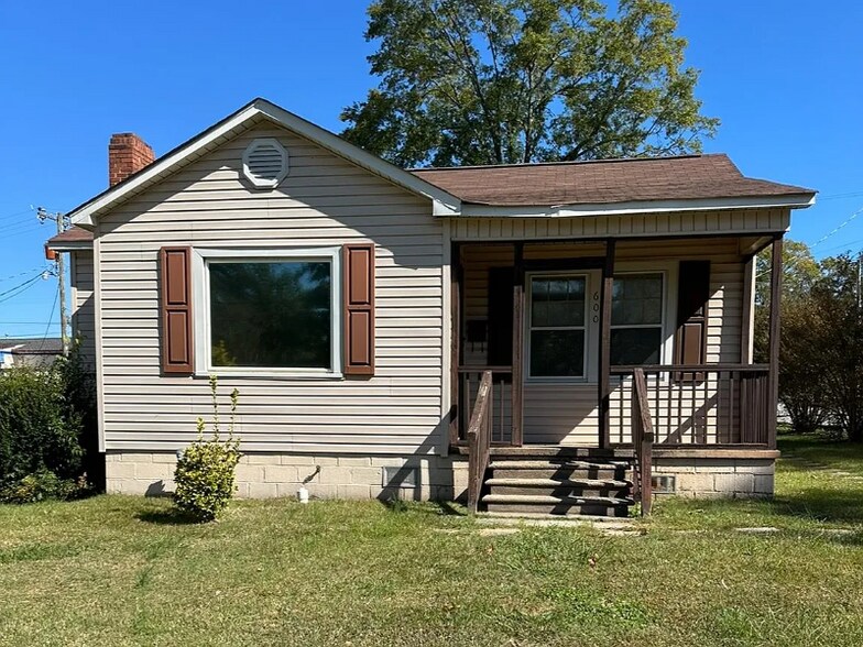 Primary Photo - 600 W Smith St