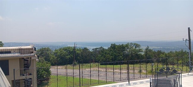 Building Photo - 5918 Lago Vista Way