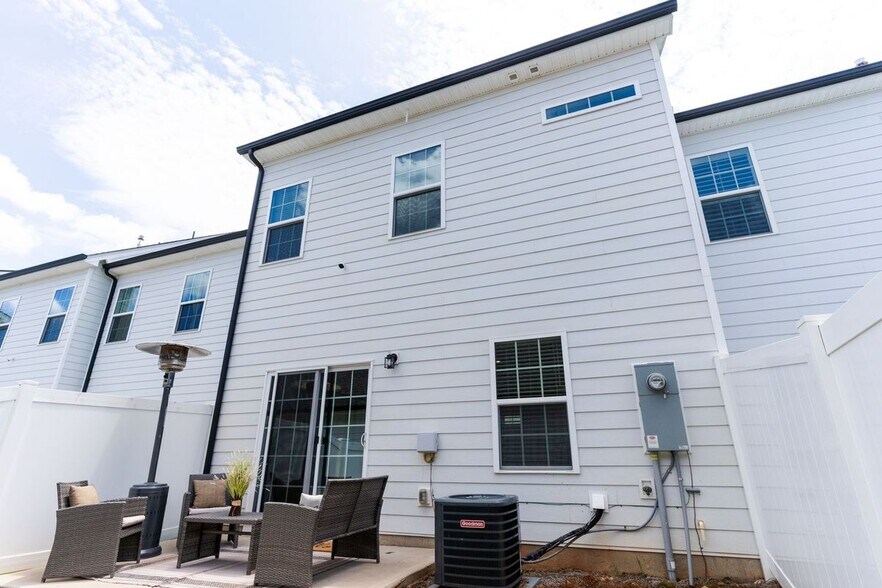 Building Photo - 5048 Patton Dr.