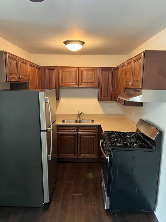 Building Photo - 1400 Light Road