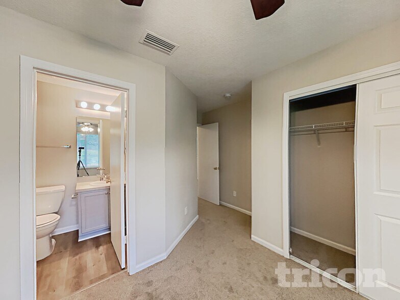 Building Photo - 137 Brays Island Ln