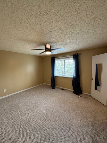 Building Photo - 3720 Renee Dr