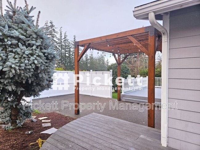 Building Photo - 9062 Tracyton Blvd NW