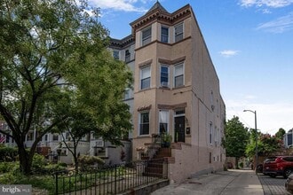 Building Photo - 66 Bryant St NE