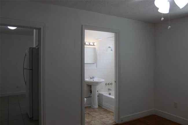 Building Photo - 229 Neyland St
