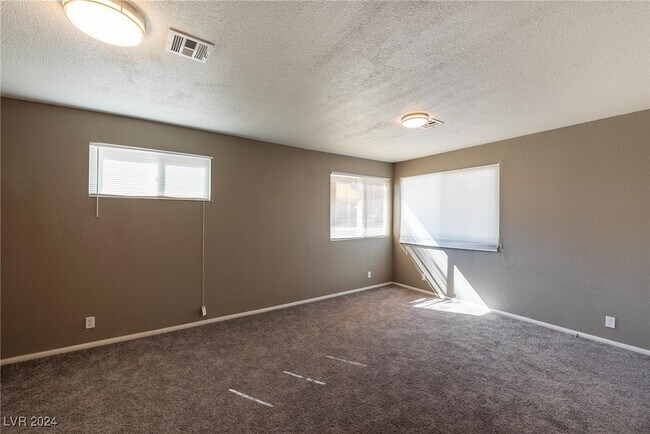 Building Photo - 227 S Texas Ave
