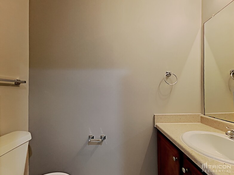 Building Photo - 80 Stony Oak Dr