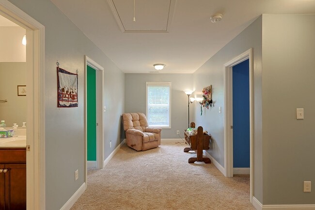 Building Photo - NEW LISTING!!!!!