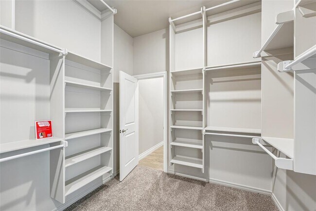 Building Photo - 12401 Samara Dr