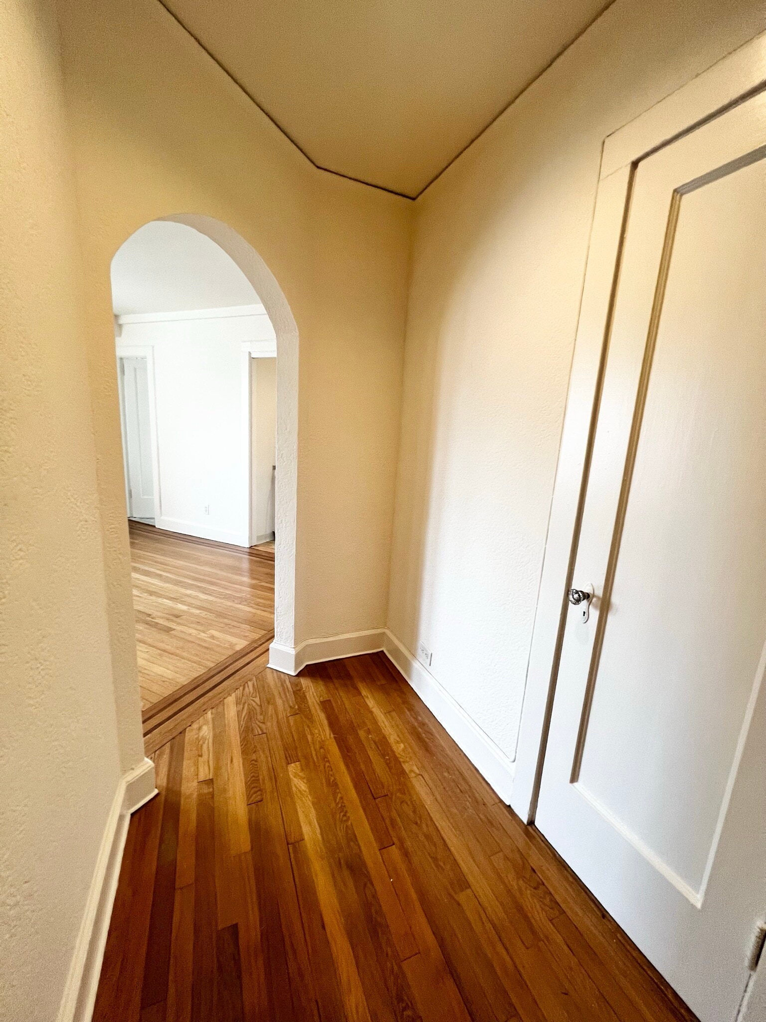 Building Photo - 69 Harney Rd