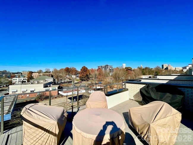 Building Photo - 2 Bauhaus Ct.