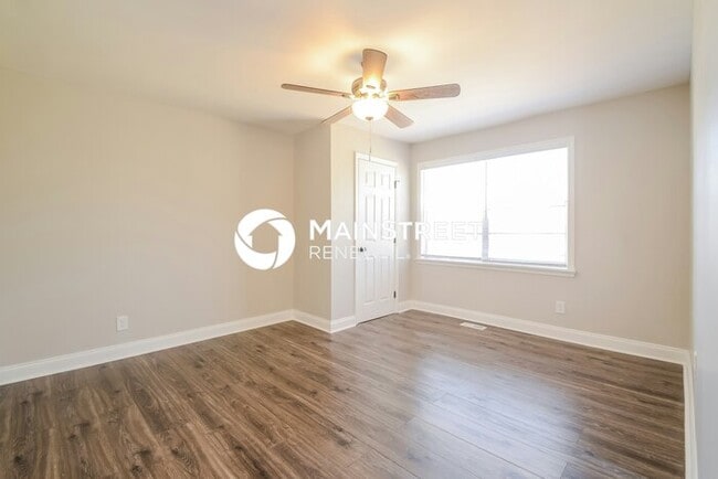 Building Photo - 4 Bedroom Pet-Friendly Home in HUEYTOWN, AL with Main Street Renewal