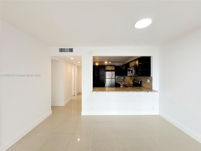 Building Photo - 1865 Brickell Ave