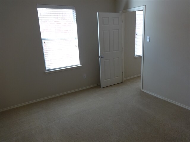 Building Photo - 5009 Blackwood Dr