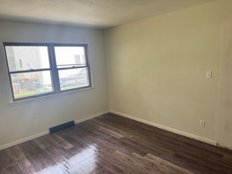 Building Photo - 335 E Campbell Ave