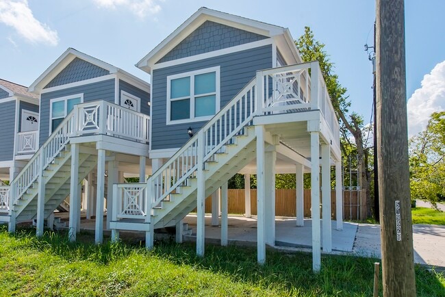 Building Photo - 203 6th St