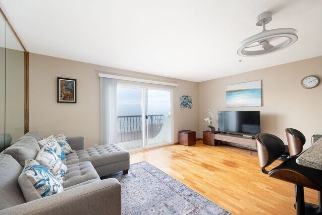 Primary Photo - Oceanfront 2 bedroom condo available, full...