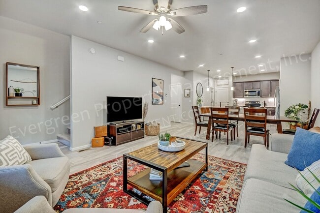 Building Photo - 2726 Barnstormer St