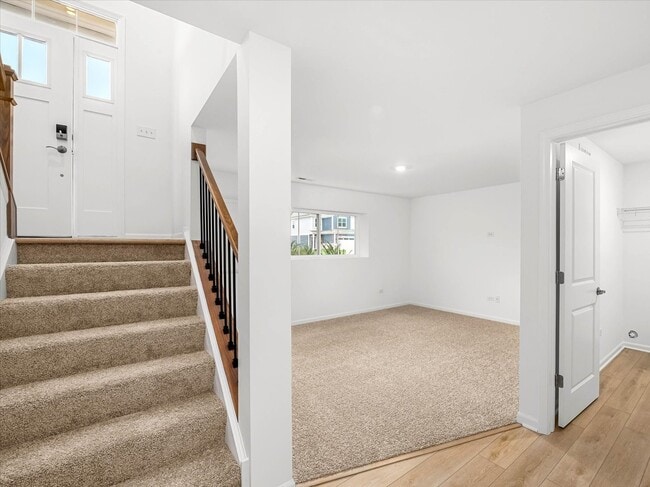 Building Photo - 25656 W Yorkshire Dr