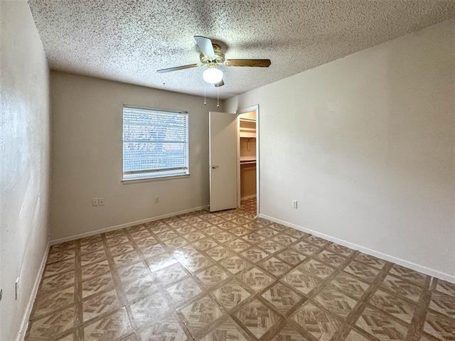 Building Photo - 1112 Autumn Oak Dr