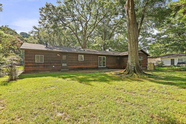 Building Photo - 111 Chiswick Cir