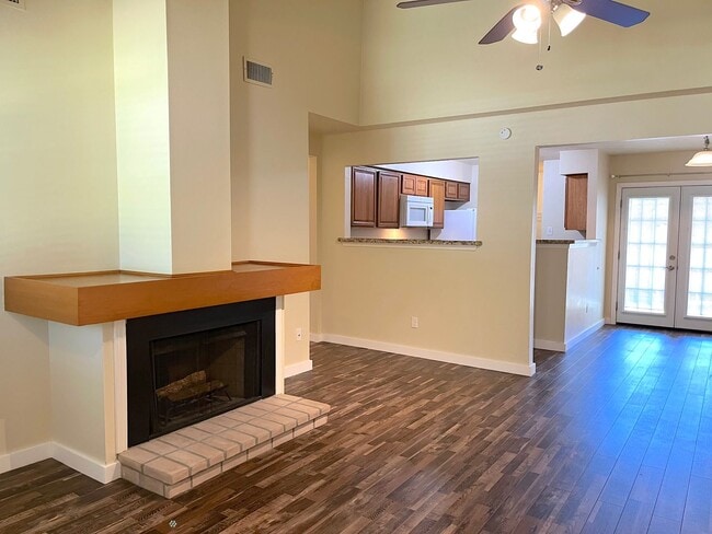 Building Photo - AUG 2026 PRE-LEASE!  Spacious 2 Bedroom Condo