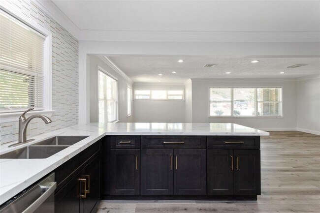 Building Photo - 10825 Willowisp Dr