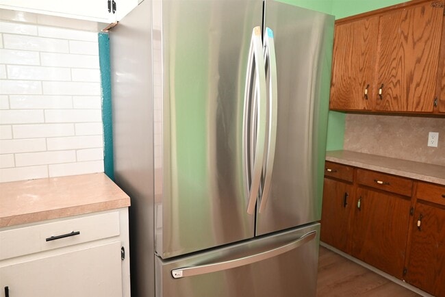 Building Photo - 1110 Rosemary Dr