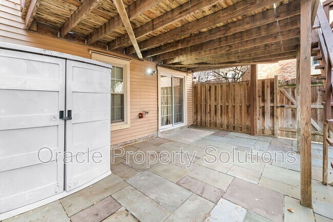 Building Photo - 5461 Grove Ridge Way