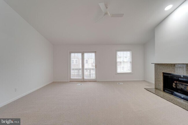 Building Photo - 4047 Chetham Wy