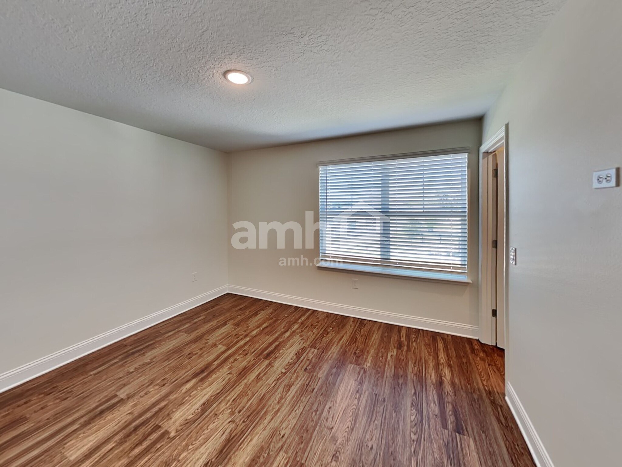 Building Photo - 1050 Summer Stone Loop