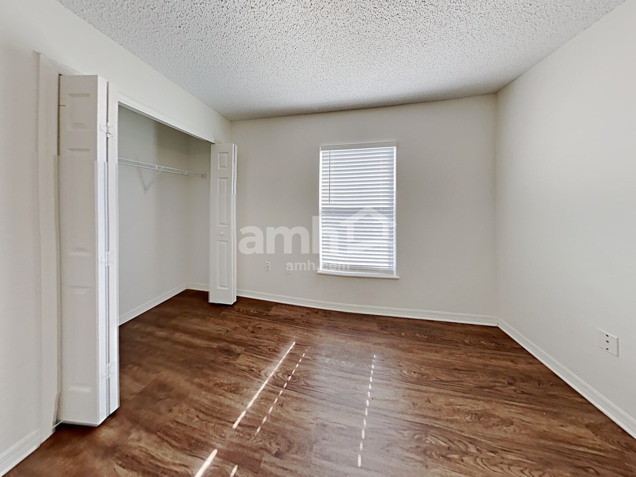 Building Photo - 10421 Opus Dr