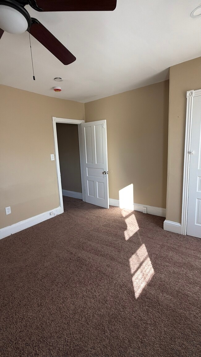 Building Photo - 1815 W 2nd St