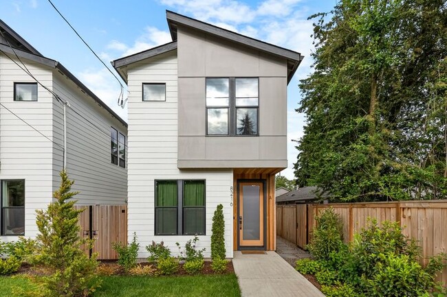 Building Photo - 8216 N Hurst Ave