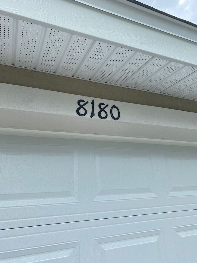 Building Photo - $700 off first month's rent! - Desirable Citrus Springs Neighborhood 3/2/2