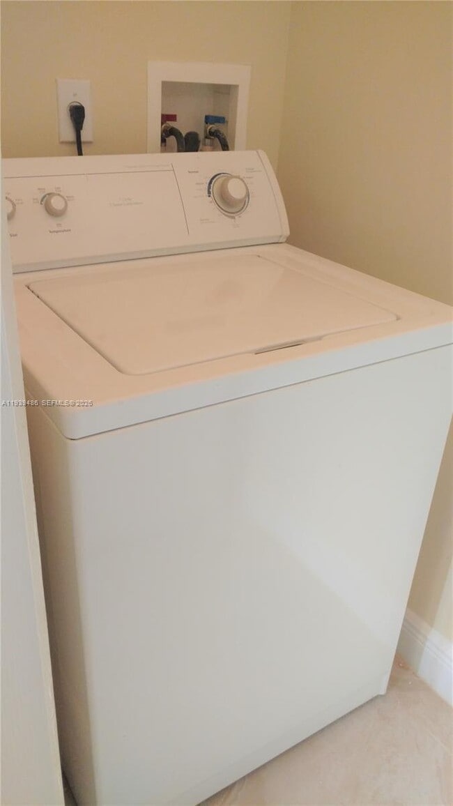 Building Photo - 4404 SW 160th Ave