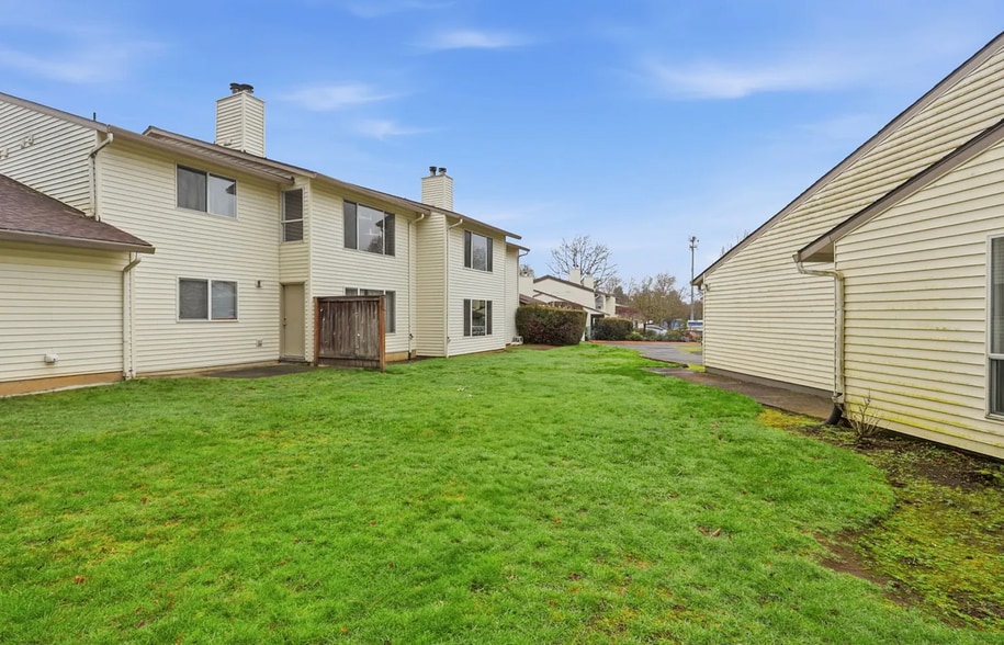 Building Photo - 510 SE 157th Ave