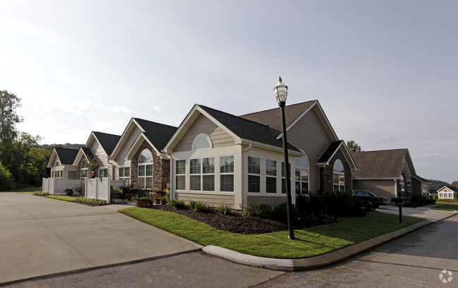 Primary Photo - The Village at Greenway