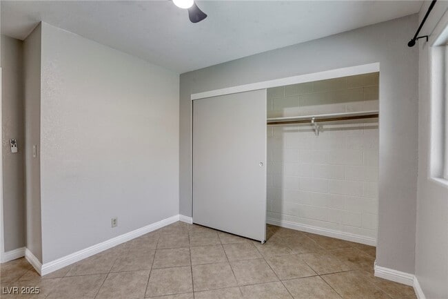 Building Photo - 3055 S Topaz Rd