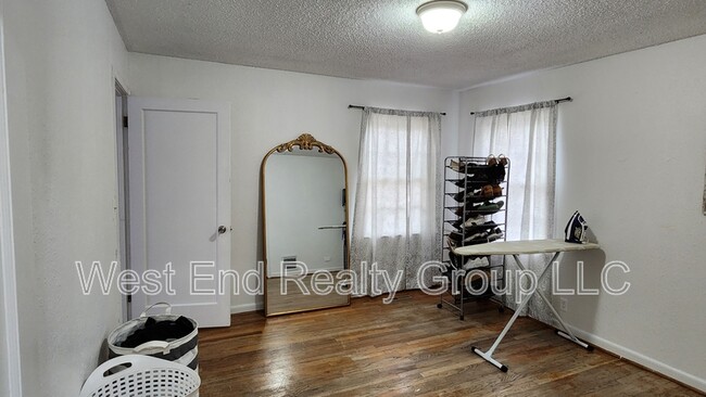 Building Photo - 1023-1029 North Washington Avenue - 1029