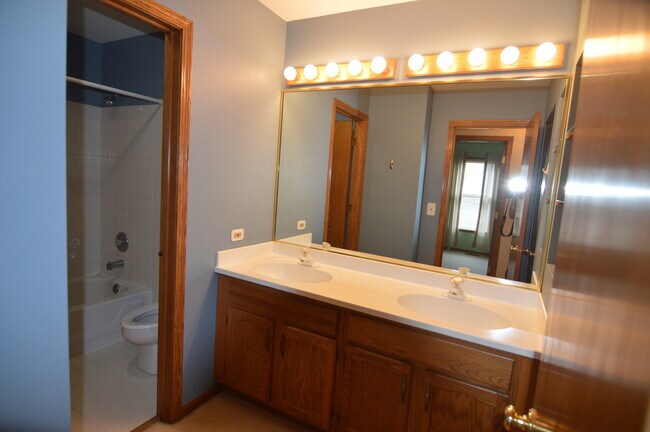 Building Photo - 519 Indian Ridge Trail