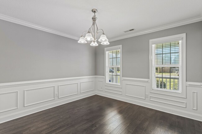 Building Photo - 907 Stagecoach Dr