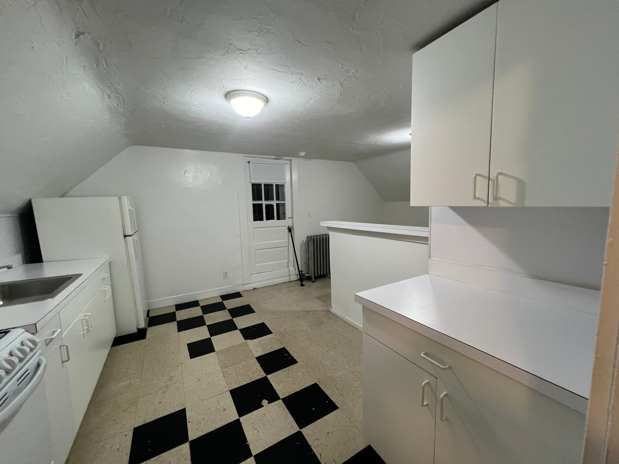 Building Photo - 456 Salem St