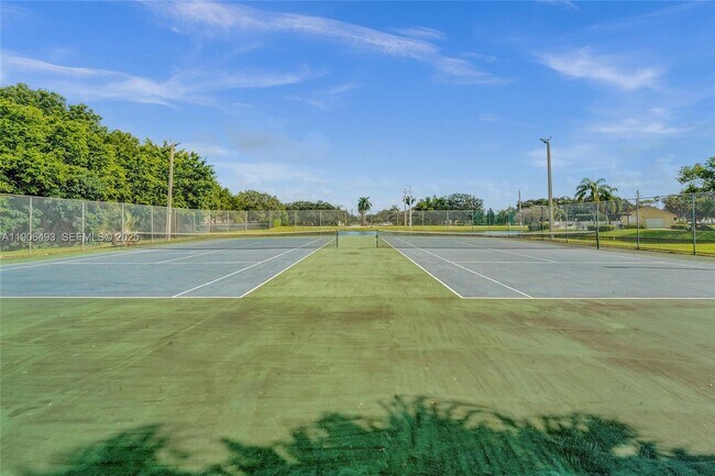 Building Photo - 417 Vista Isles Dr