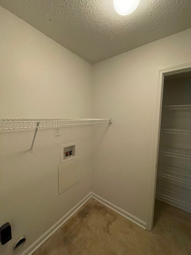 Building Photo - 3909 Candle Berry Dr