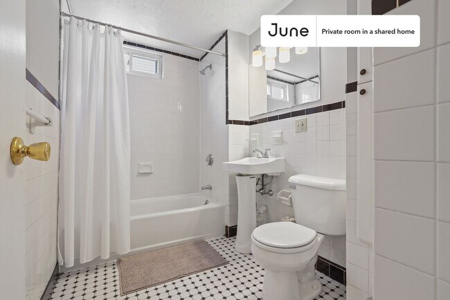 Building Photo - Room in Shared 3 bed/2 bath home in Brighton