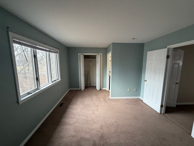 Building Photo - 7 Lenape Ln