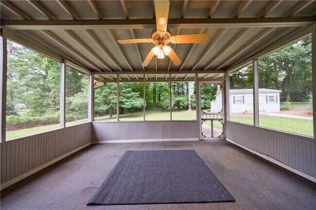 Building Photo - 160 Jayne Ellen Way