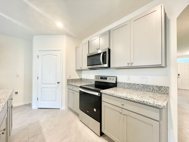 Building Photo - 5610 Galloping Dr